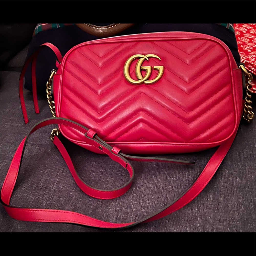 Gucci marmont medium red